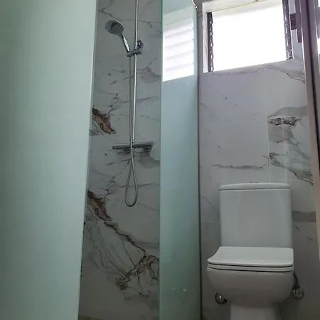 Pensión Akeron's 3*